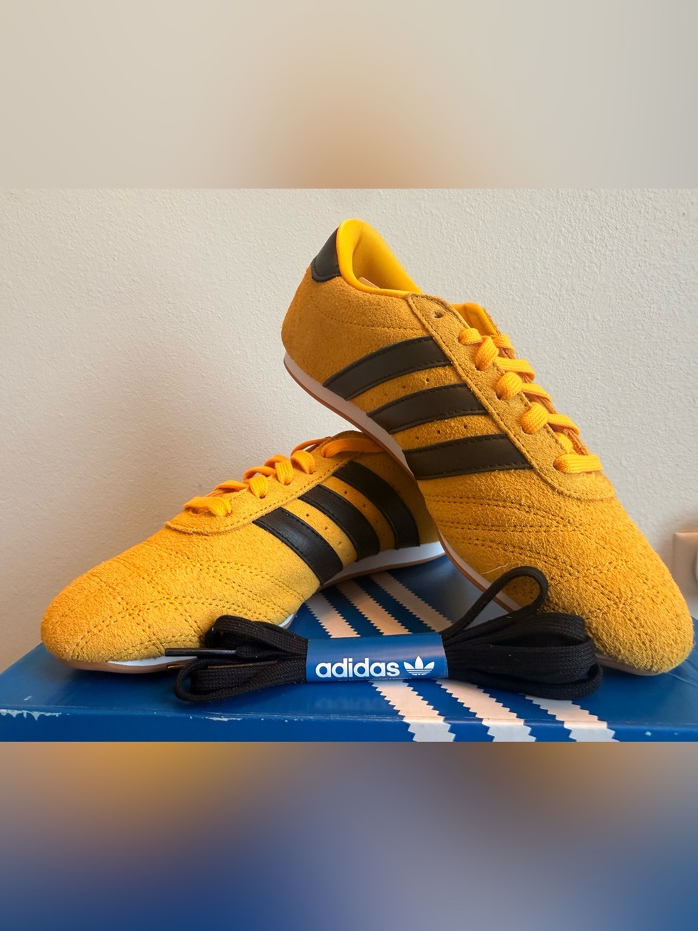 adidas Taekwondo Low Top Suede Lace-Up Sneakers Crew Yellow/Black Sz 6.5